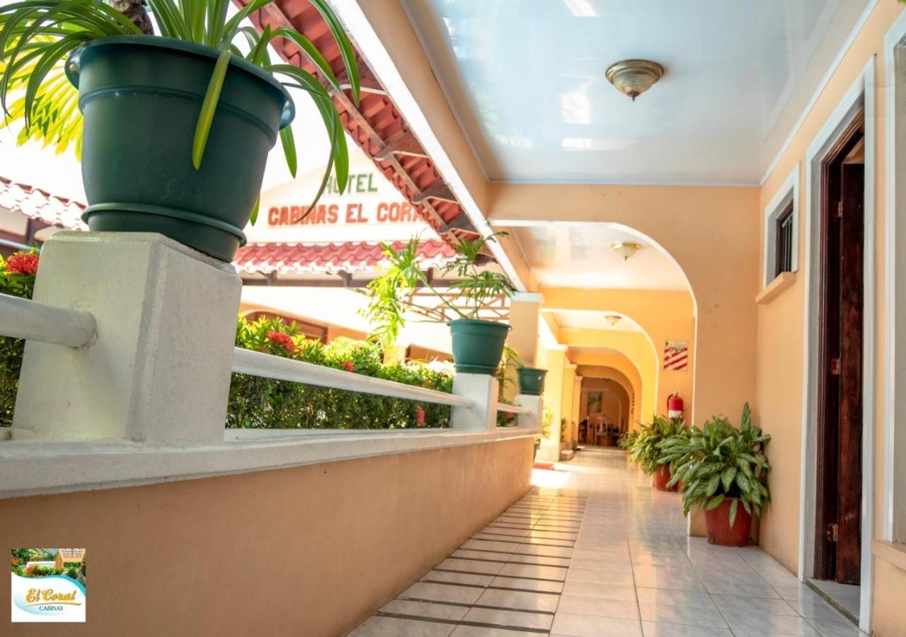 Hotel Y Cabinas El Coral Jaco Exterior photo